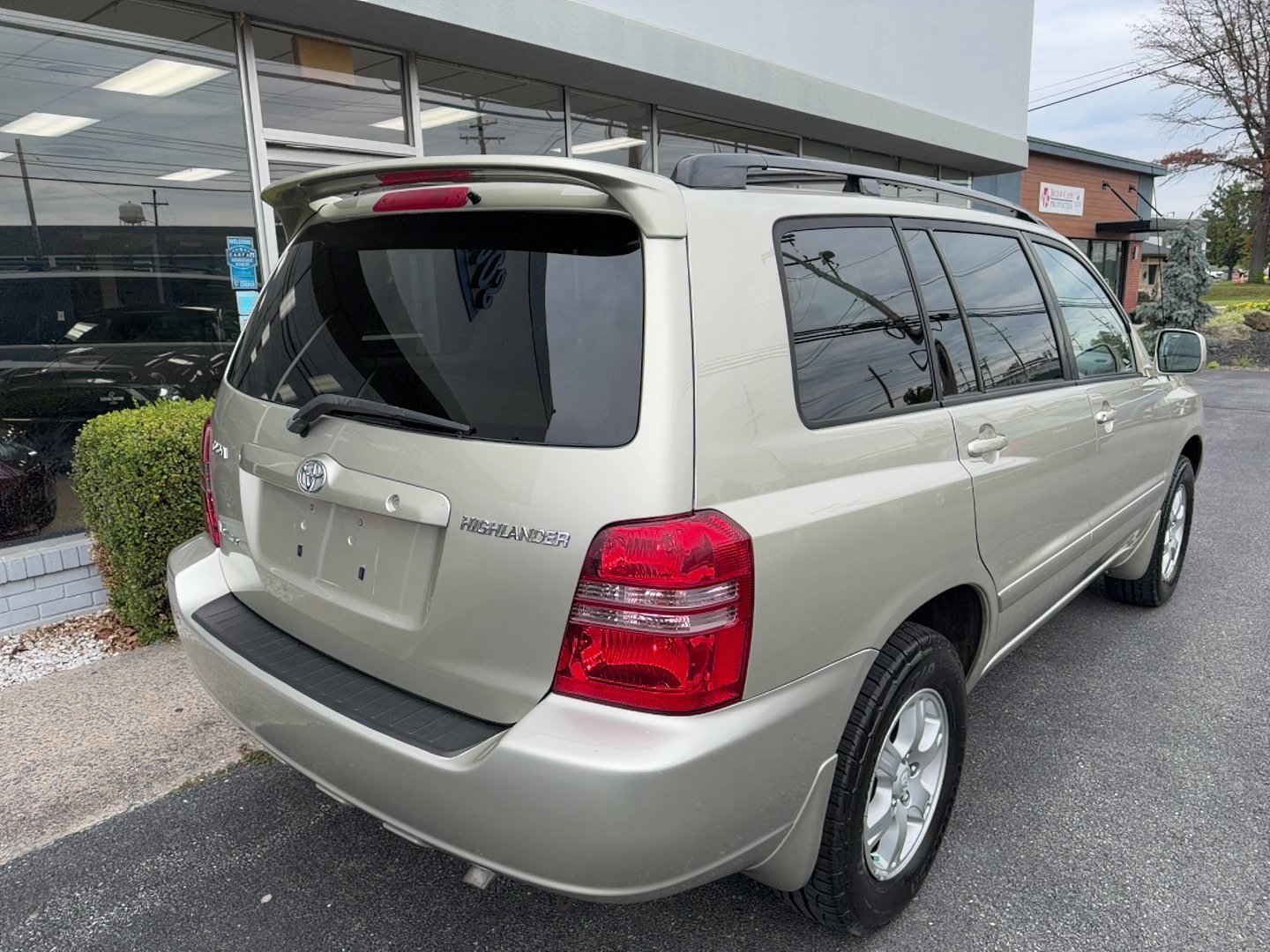 Used 2003 Toyota Highlander 4WD V6 w/ Appearance Pkg image 4