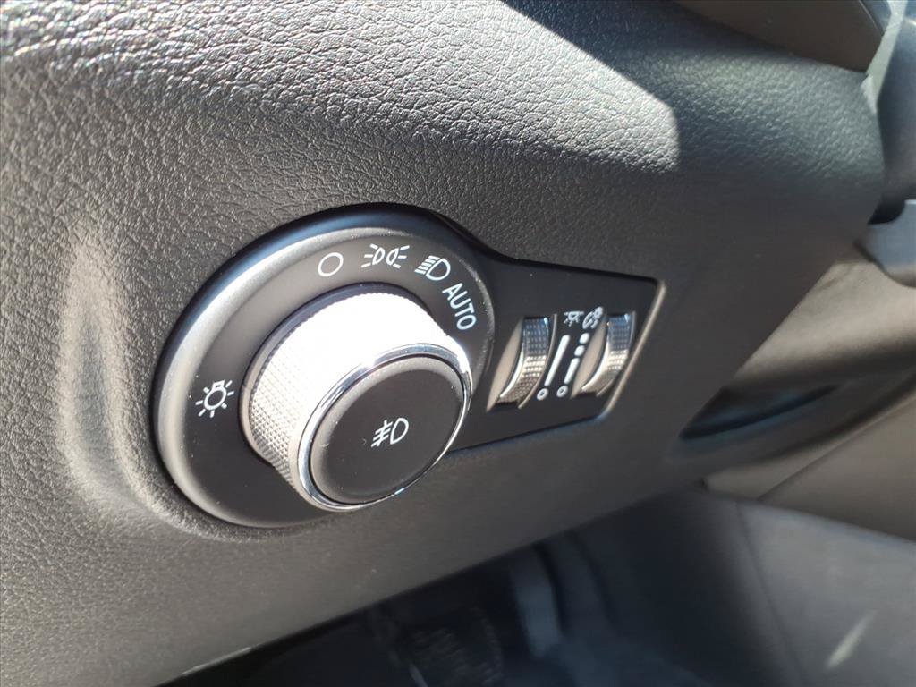 New 2026 Jeep Compass Latitude AWD/4WD image 22