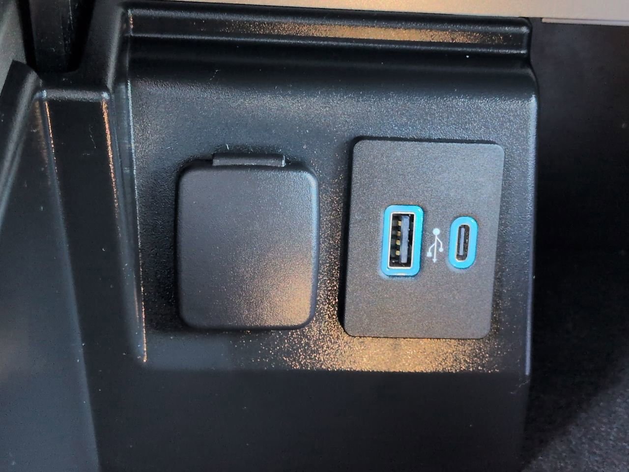 Certified 2023 Ford Explorer ST w/ Equipment Group 401A image 21