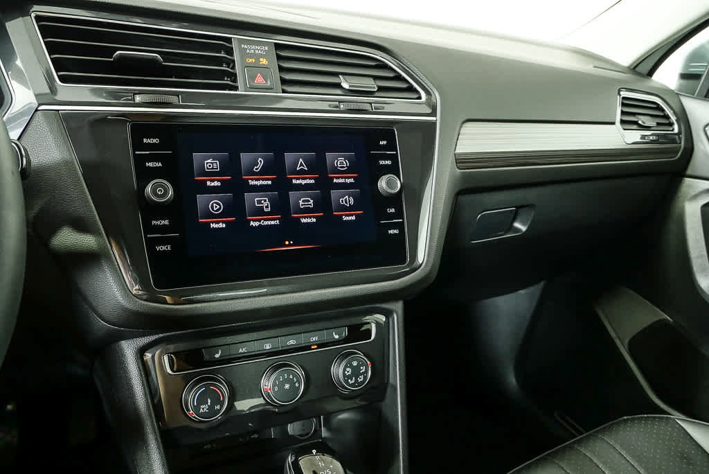Certified 2024 Volkswagen Tiguan Wolfsburg Edition AWD/4WD image 15