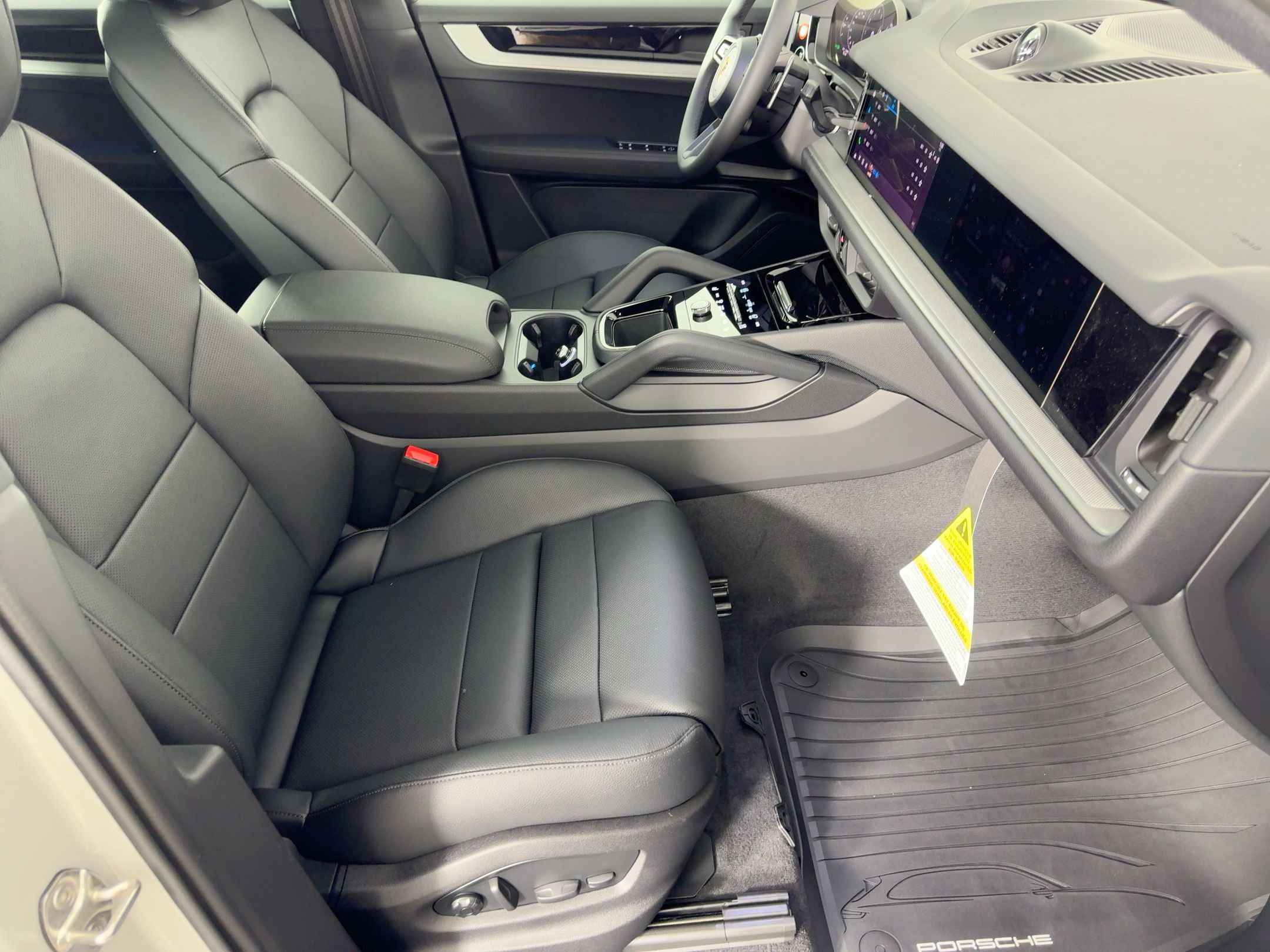 Certified 2026 Porsche Cayenne S image 28