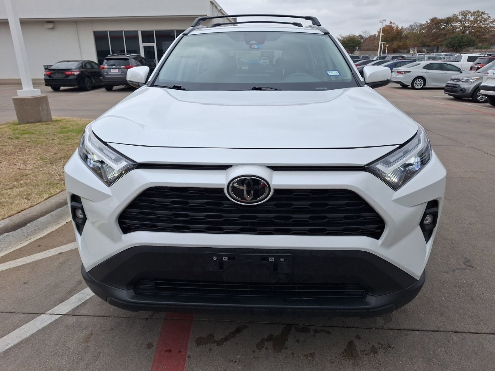 Used 2024 Toyota RAV4 XLE Premium image 9