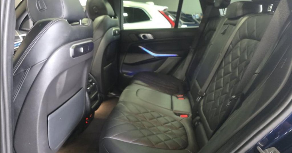 Used 2024 BMW X5 xDrive40i w/ M Sport Package AWD/4WD image 6