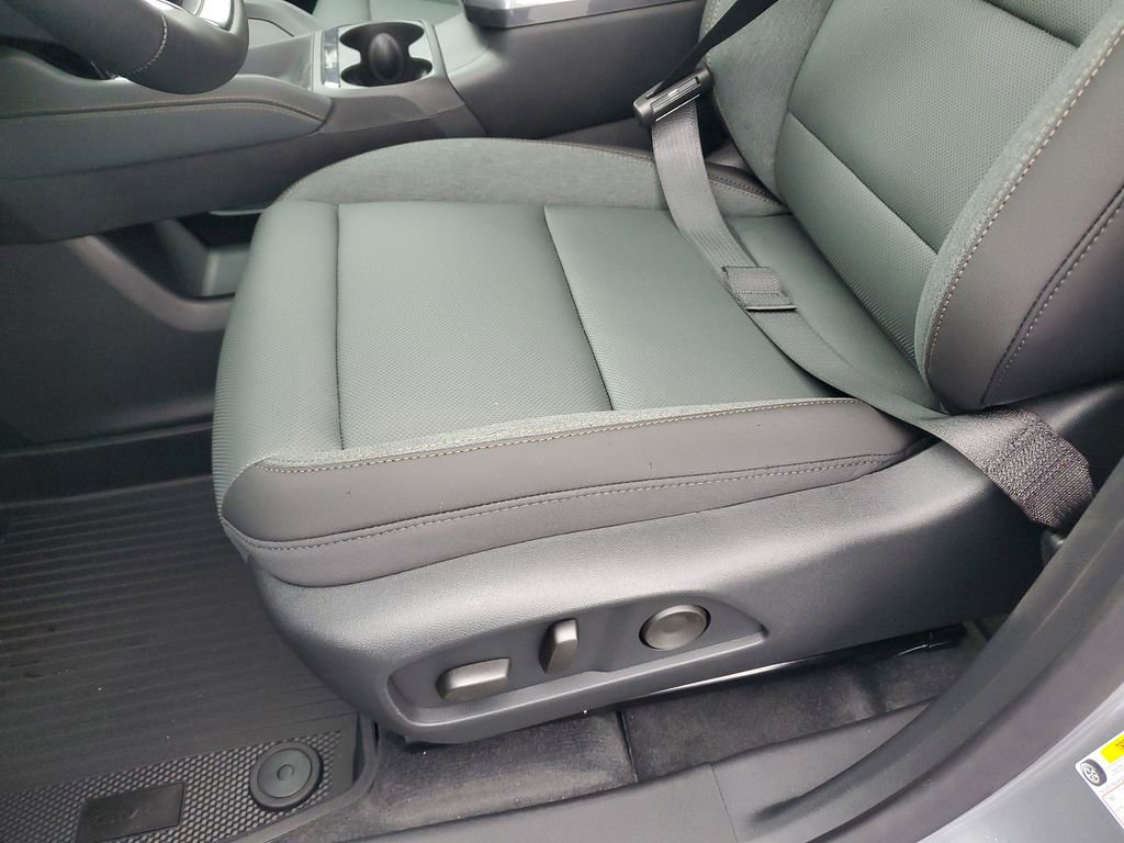 New 2026 GMC Terrain AT4 w/ LPO, Black Badging Package image 15