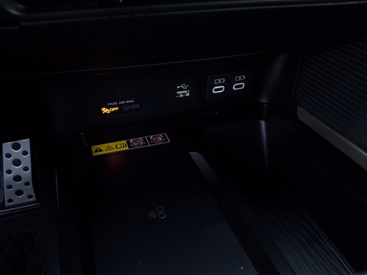 New 2026 Toyota Camry Hybrid FWD image 25