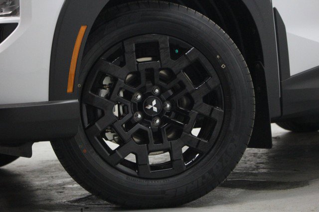 New 2026 Mitsubishi Outlander Trail Edition image 3