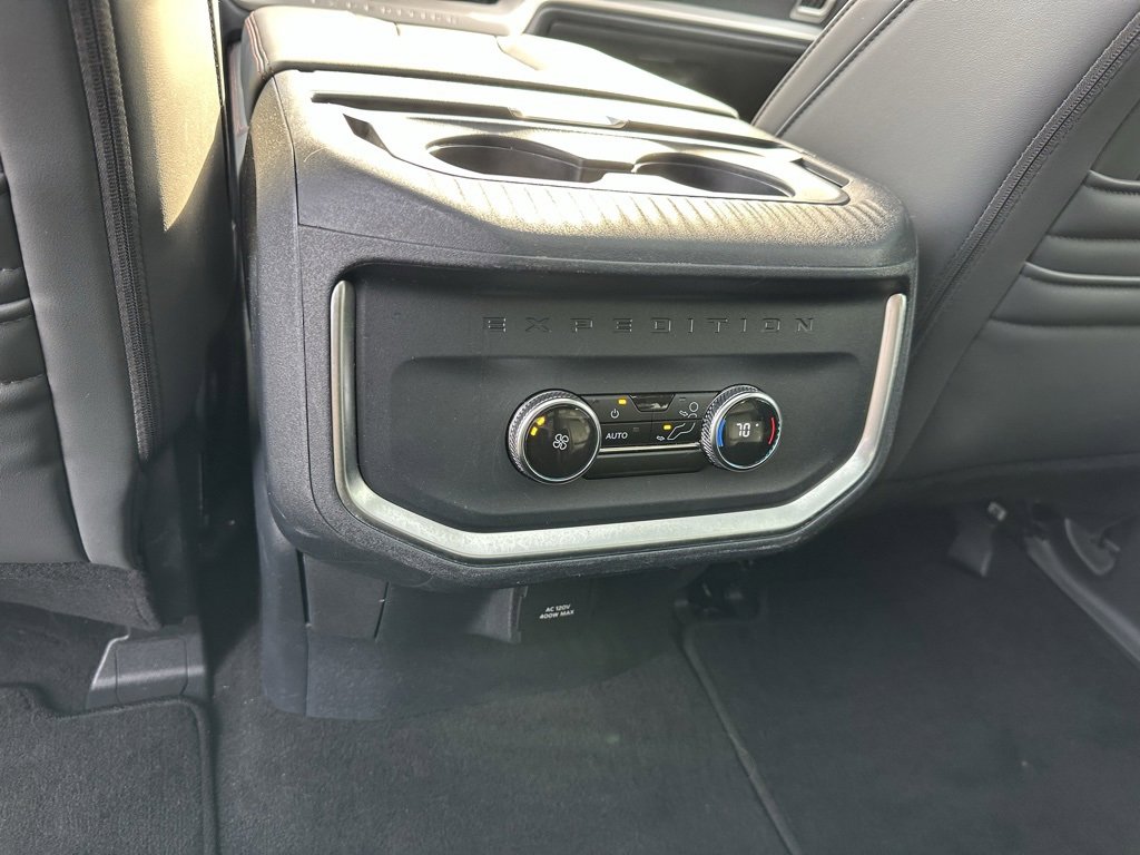 Used 2025 Ford Expedition Active image 28