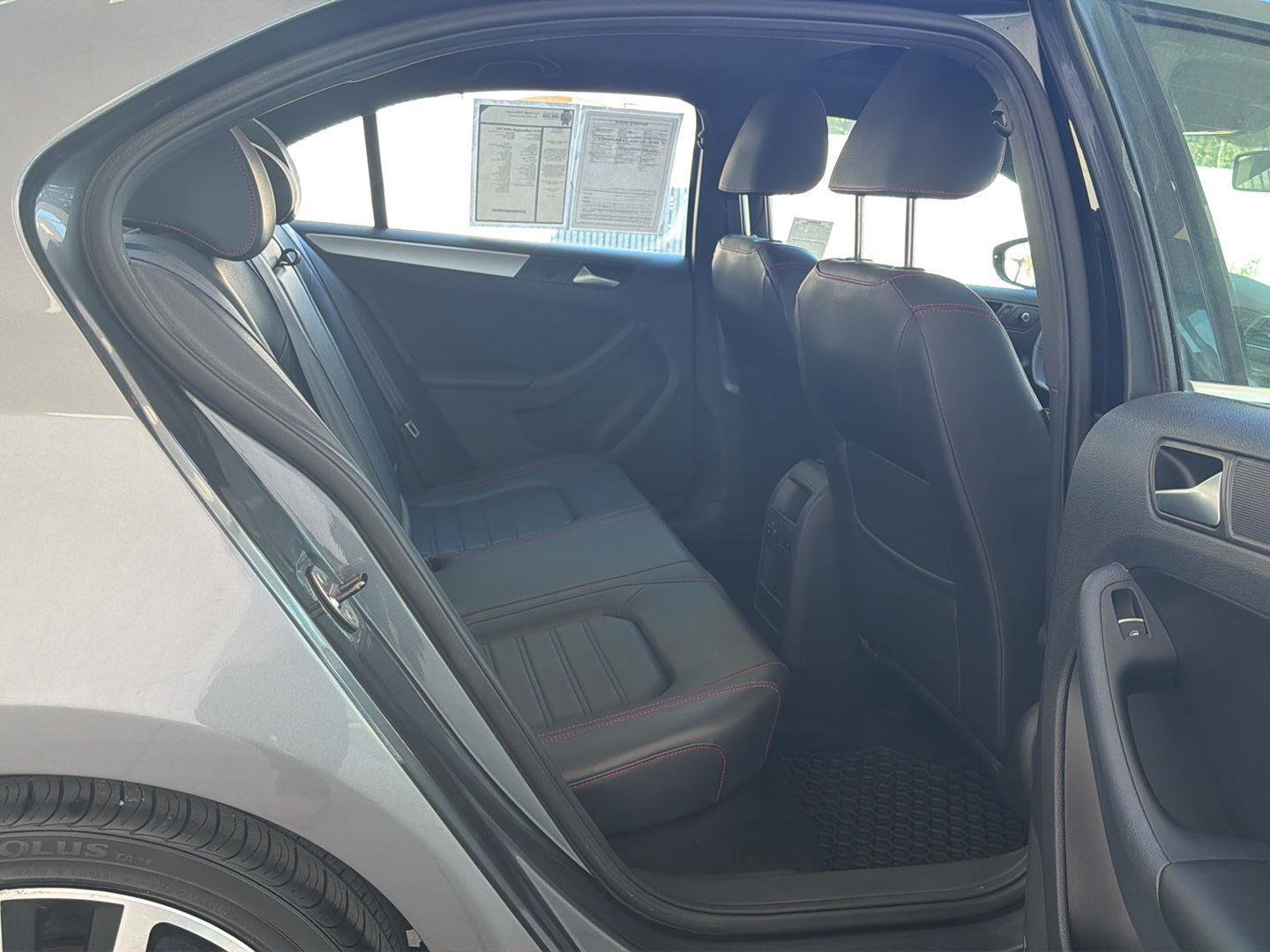 Used 2014 Volkswagen Jetta GLI Autobahn FWD image 22
