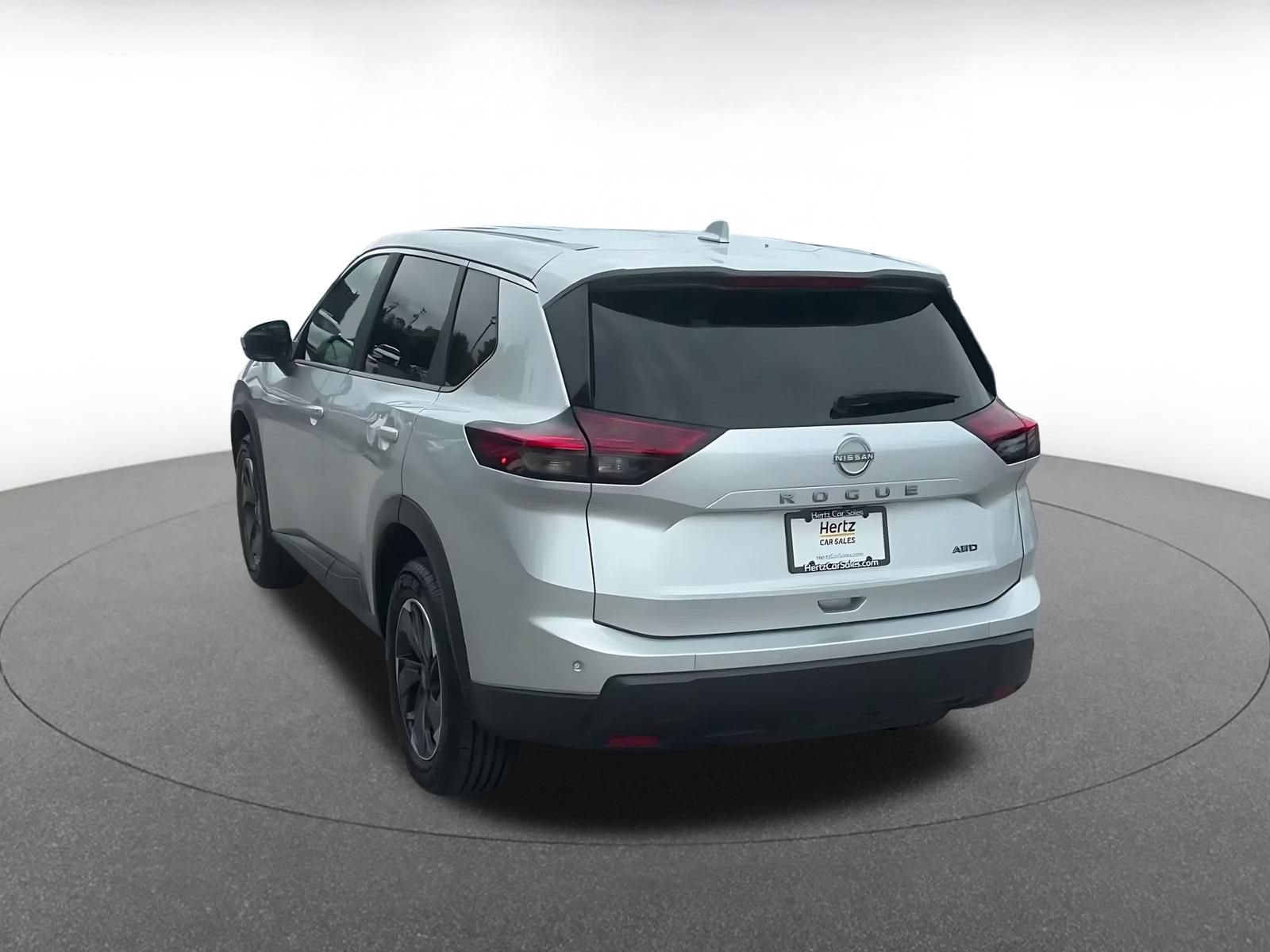 Used 2025 Nissan Rogue SV AWD/4WD image 10