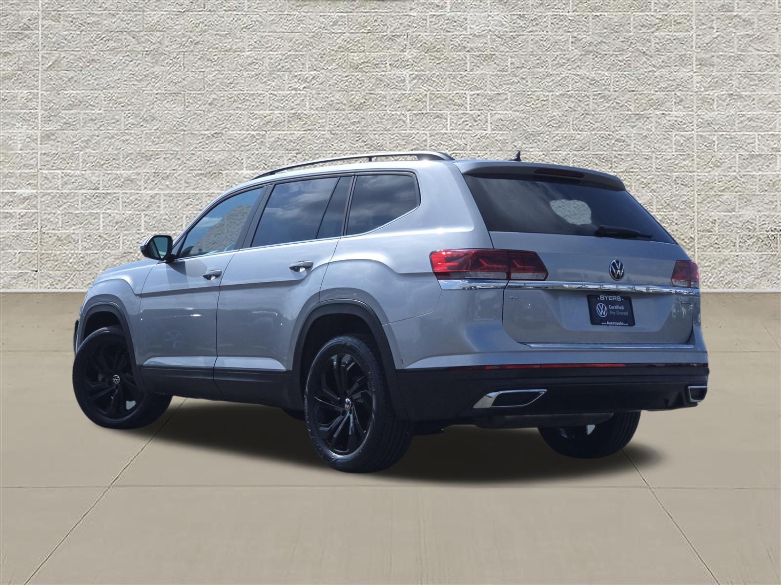 Certified 2023 Volkswagen Atlas SE w/ Black Wheel Package AWD/4WD image 5