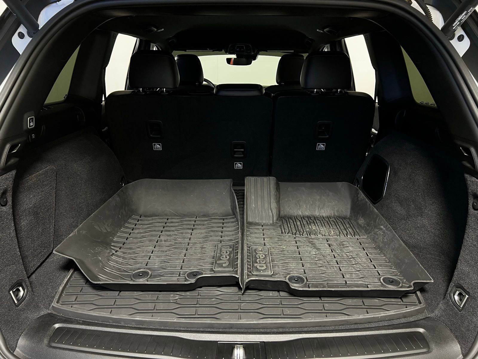 Used 2024 Jeep Grand Cherokee Trailhawk image 30