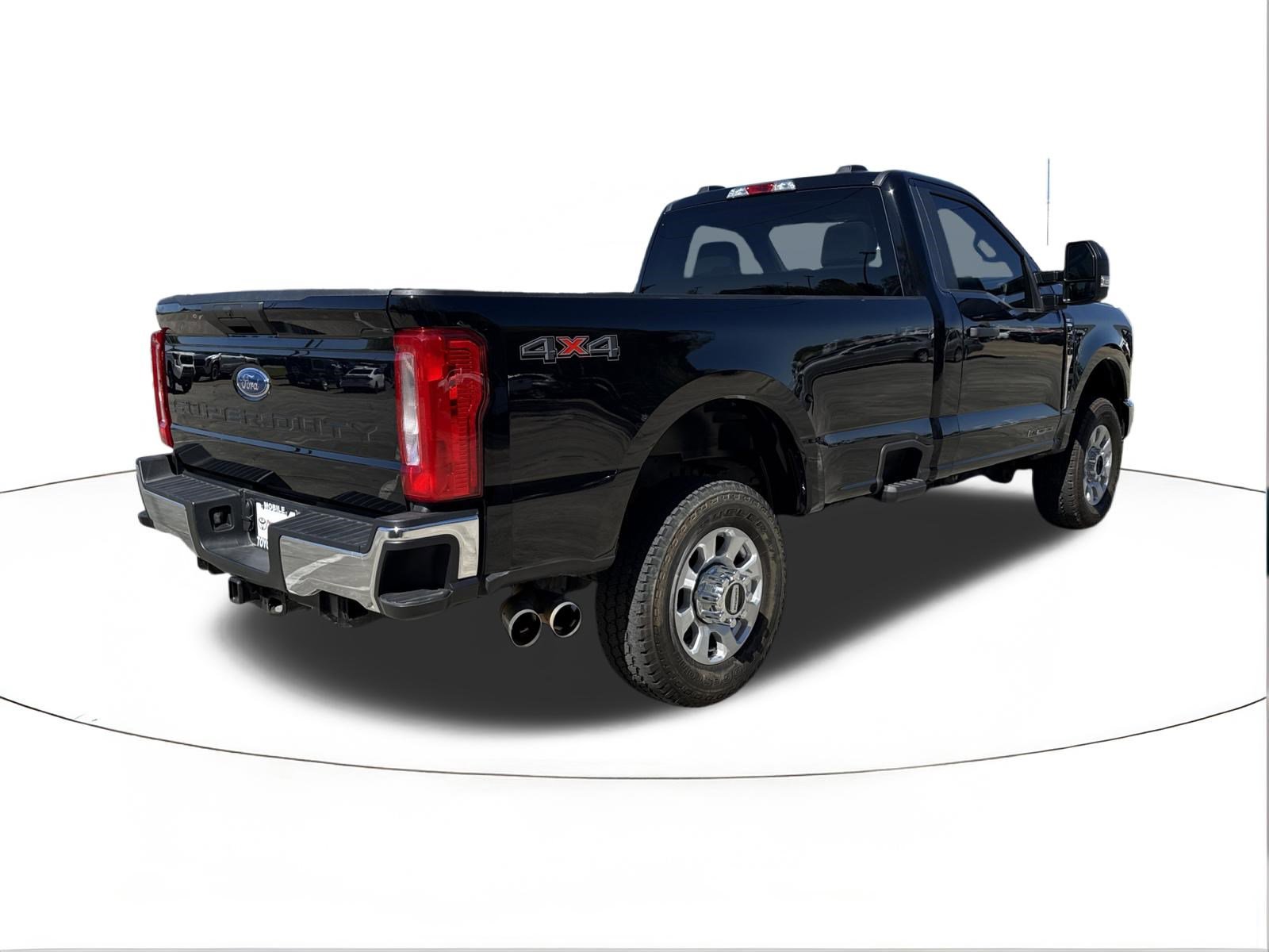 Used 2024 Ford F350 XLT image 3