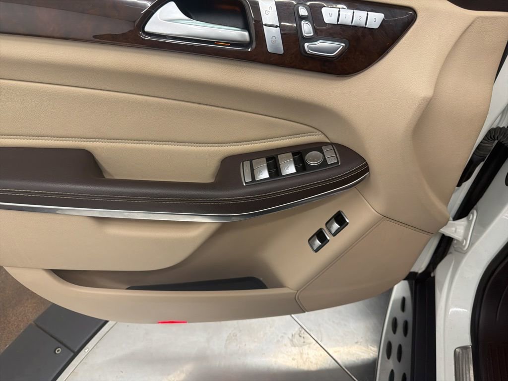 Used 2017 Mercedes-Benz GLS 550 4MATIC image 14