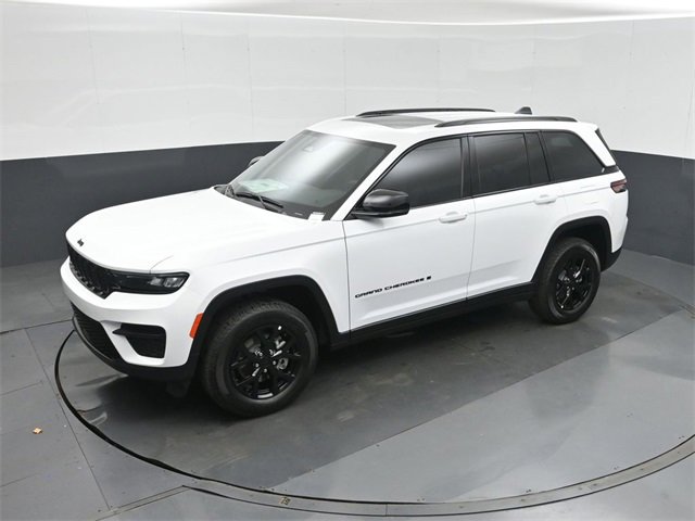 New 2025 Jeep Grand Cherokee Altitude image 24