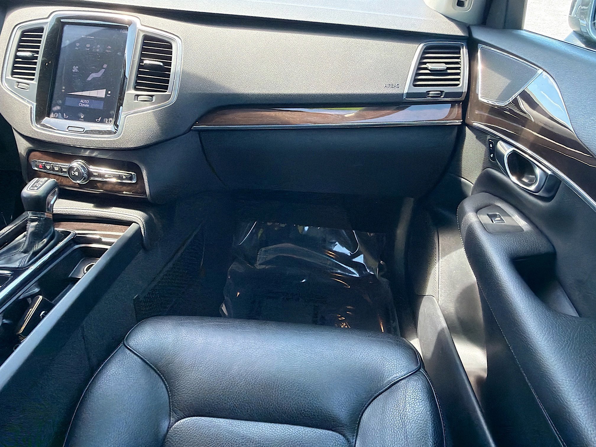 Used 2019 Volvo XC90 T6 Momentum w/ Advanced Package image 19