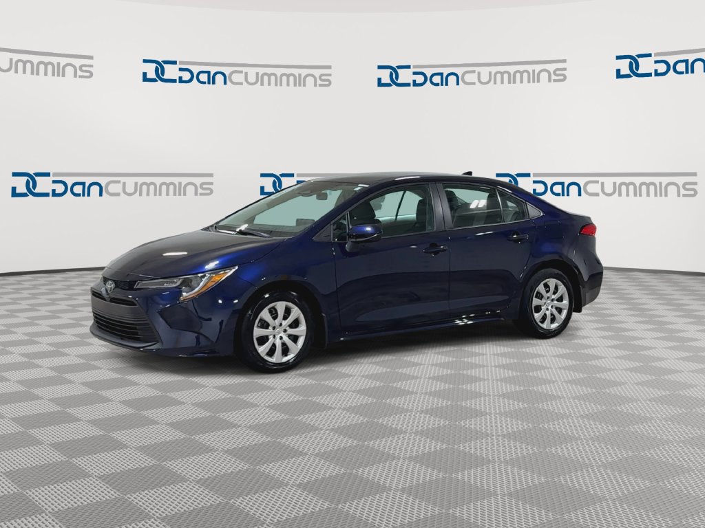 Used 2023 Toyota Corolla LE w/ Carpet Mat Package (TMS) FWD image 4