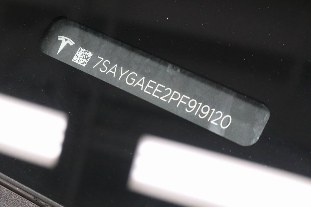 Used 2023 Tesla Model Y Long Range image 34