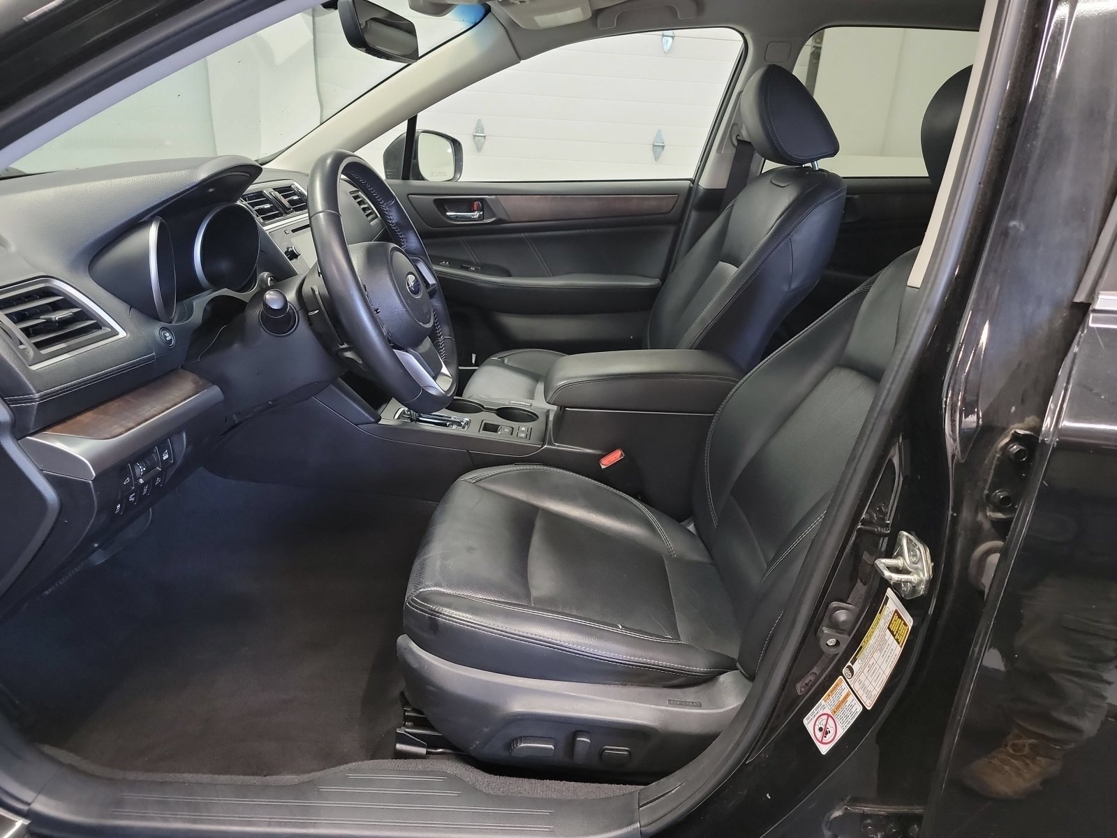 Used 2018 Subaru Outback 3.6R Limited AWD/4WD image 12