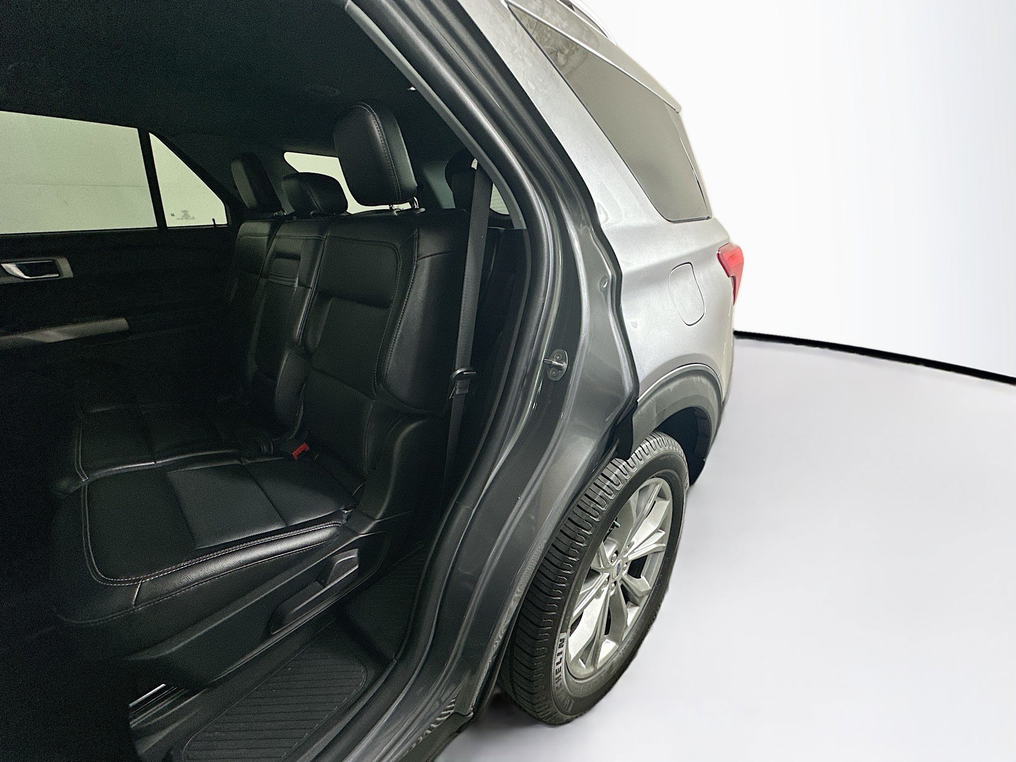 Used 2022 Ford Explorer Limited RWD image 26