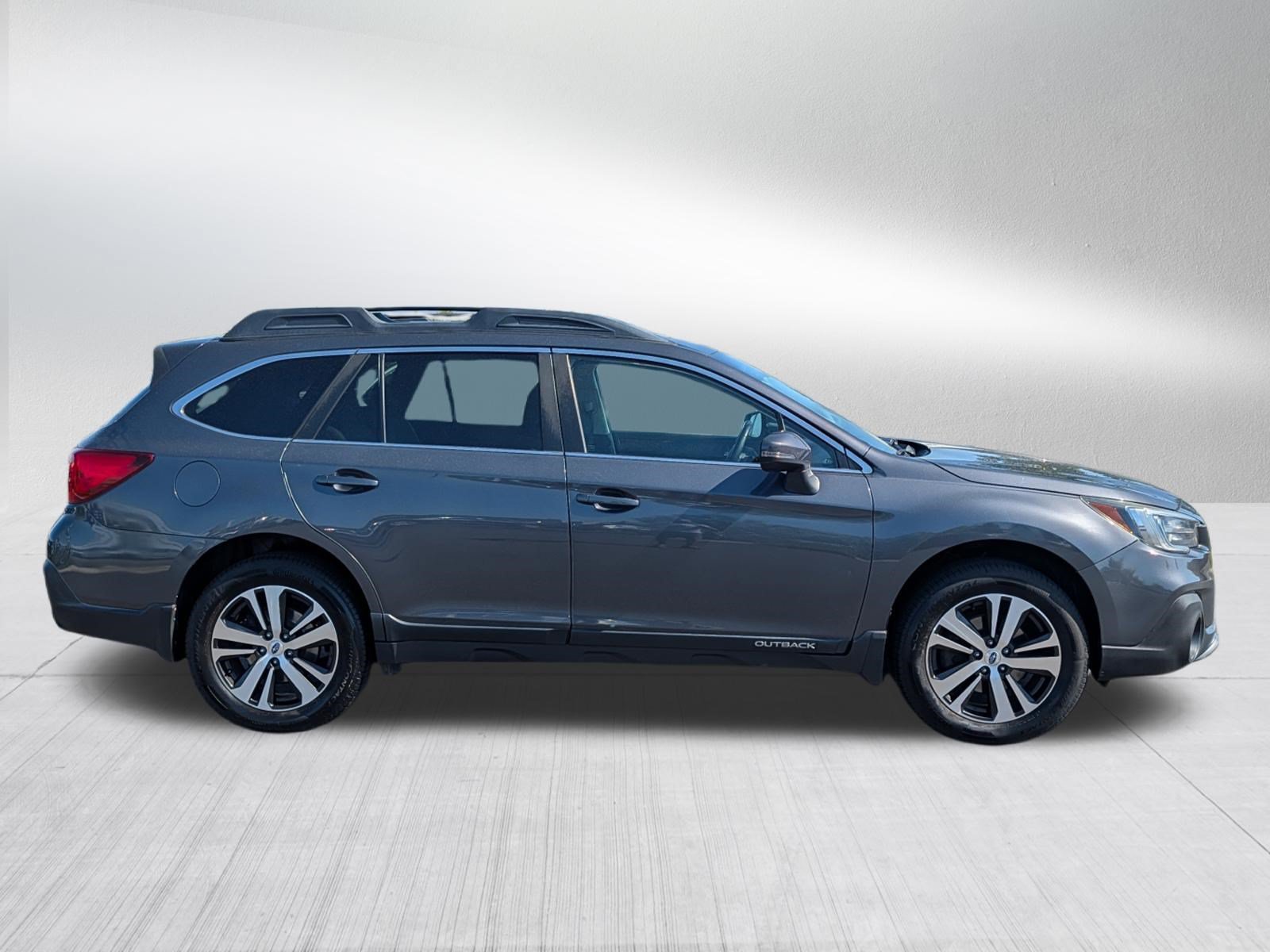 Used 2019 Subaru Outback 3.6R Limited AWD/4WD image 8