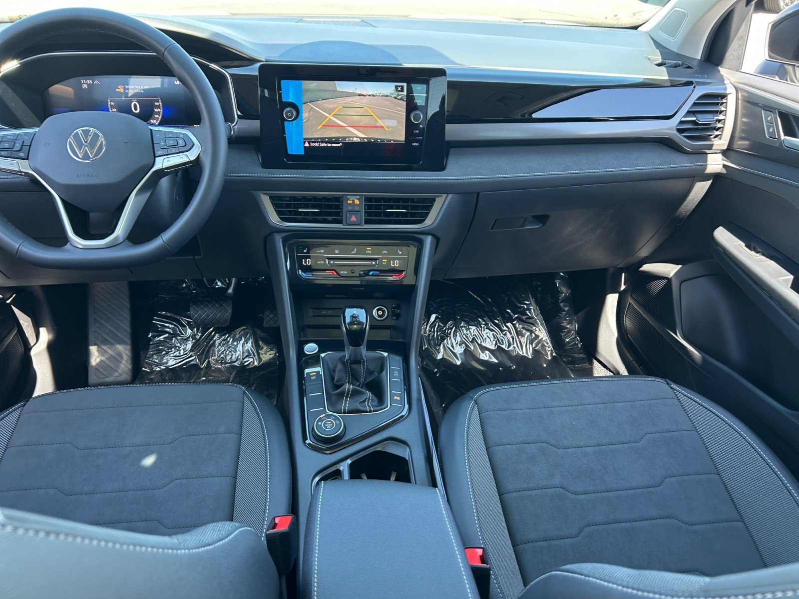 New 2026 Volkswagen Taos SE AWD/4WD image 19