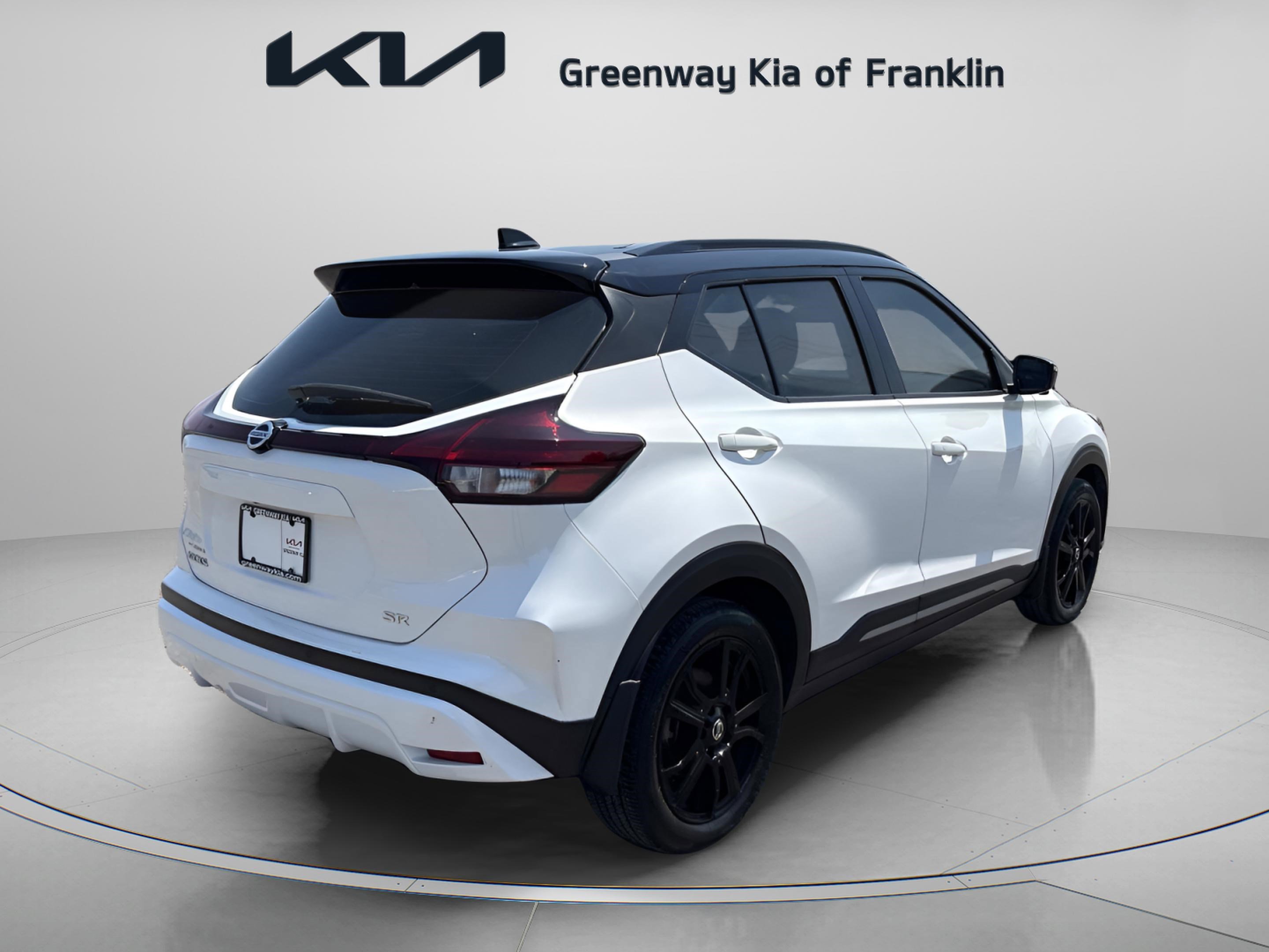 Used 2021 Nissan Kicks SR image 7