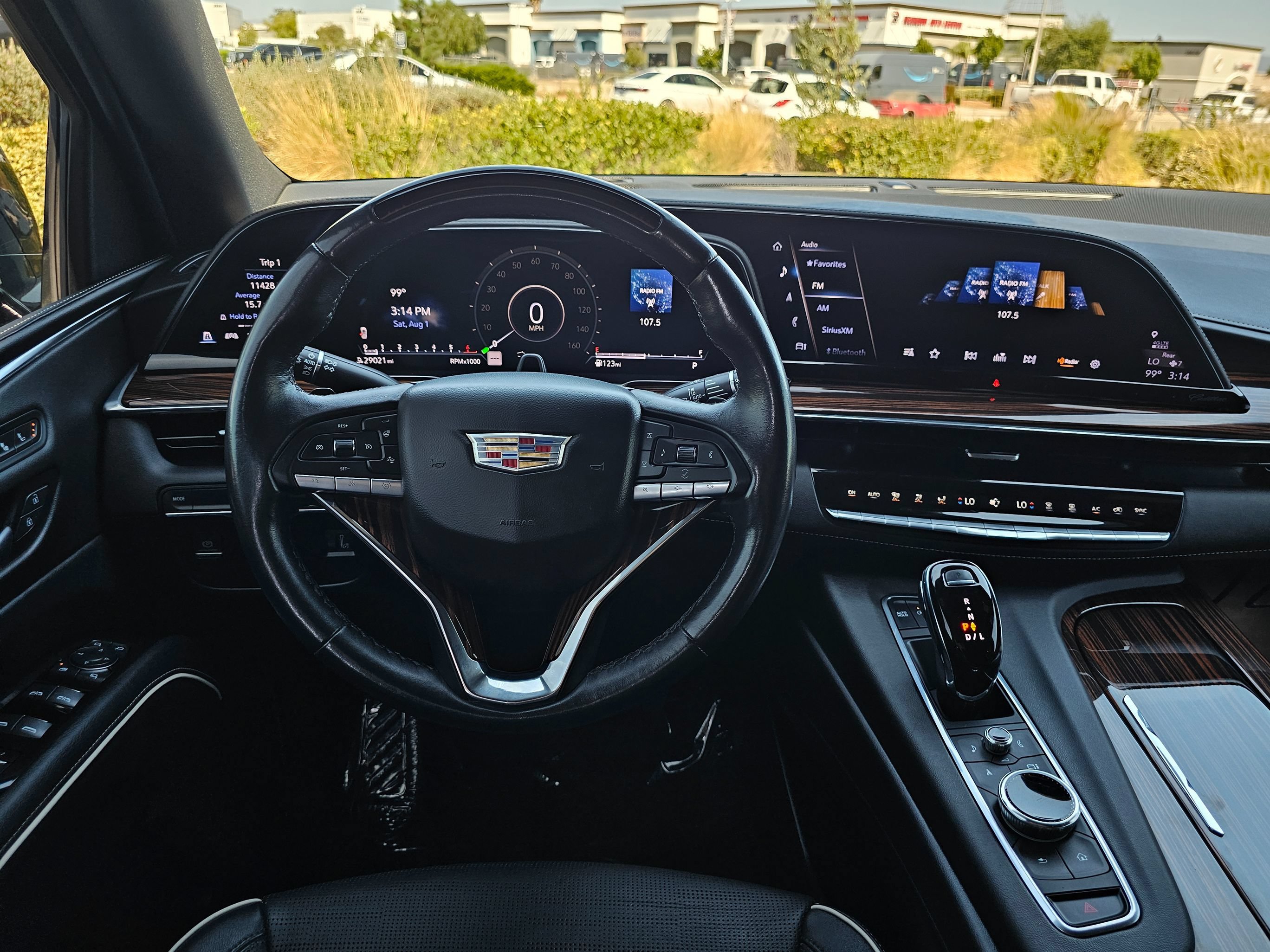 Used 2023 Cadillac Escalade Premium Luxury RWD image 32
