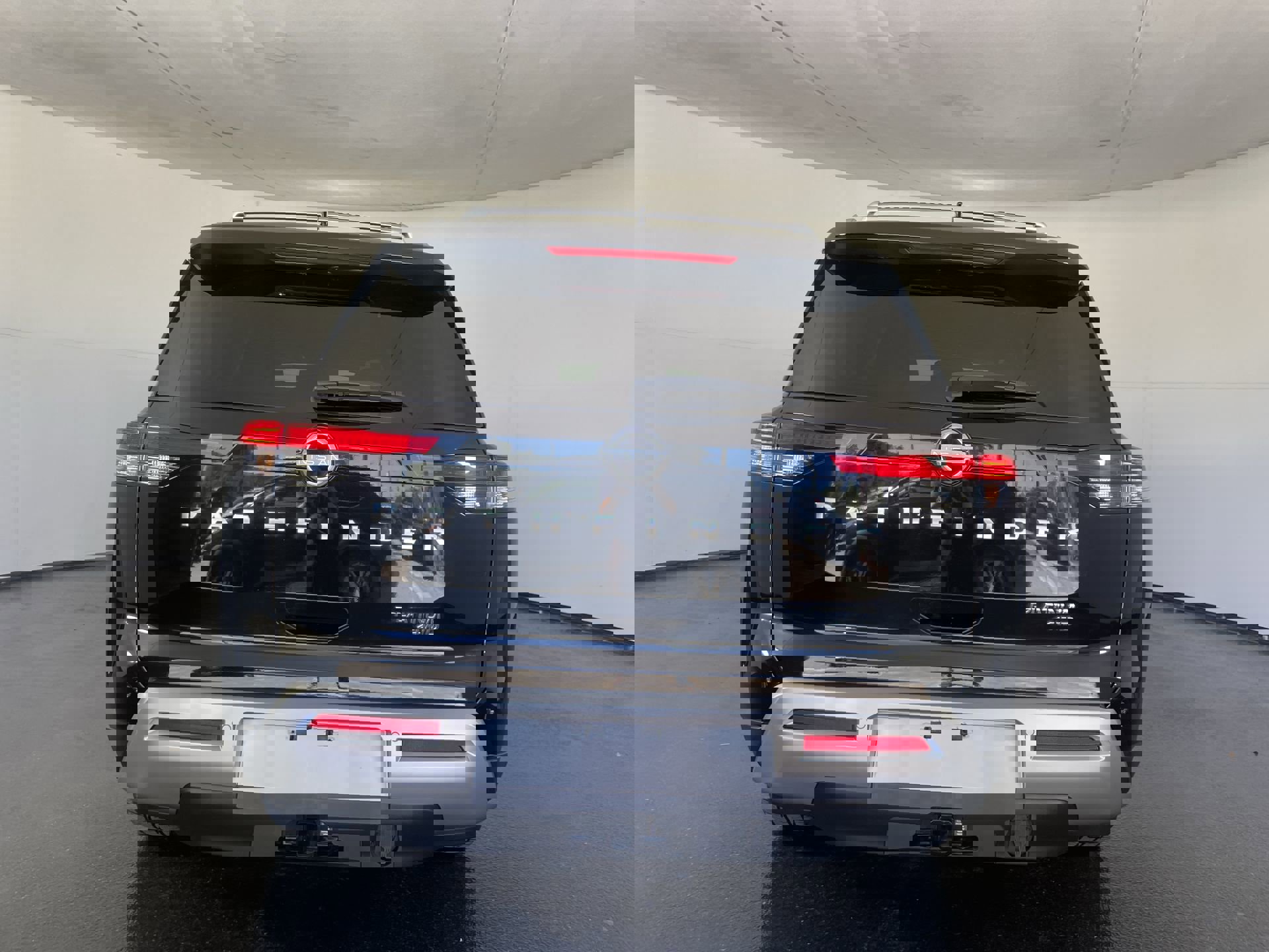 Certified 2024 Nissan Pathfinder Platinum w/ Cargo Package image 7