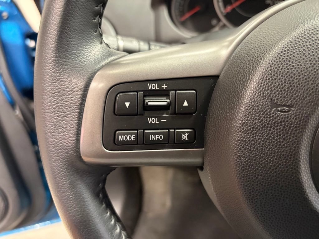 Used 2011 MAZDA MAZDA2 Touring FWD image 11