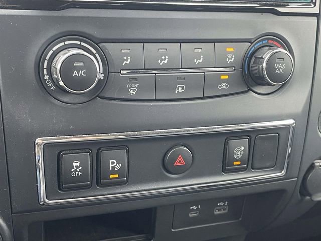 Used 2022 Nissan Titan SV AWD/4WD image 19