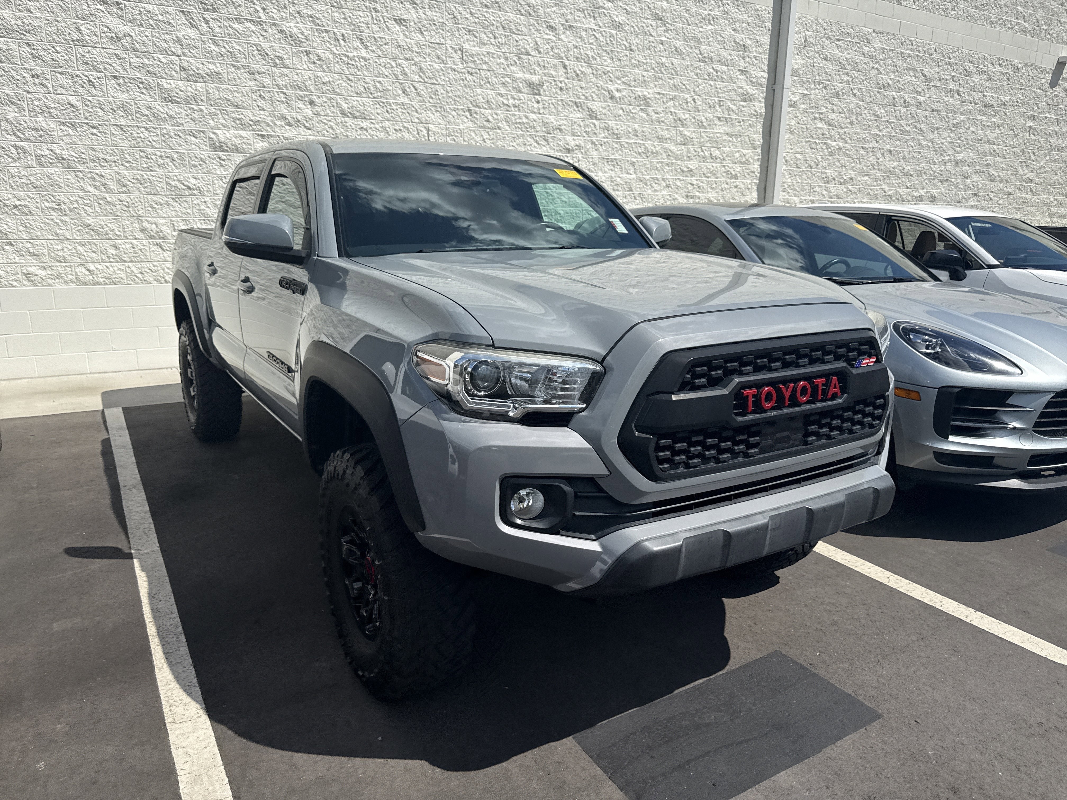 Used 2020 Toyota Tacoma TRD Off-Road AWD/4WD image 3