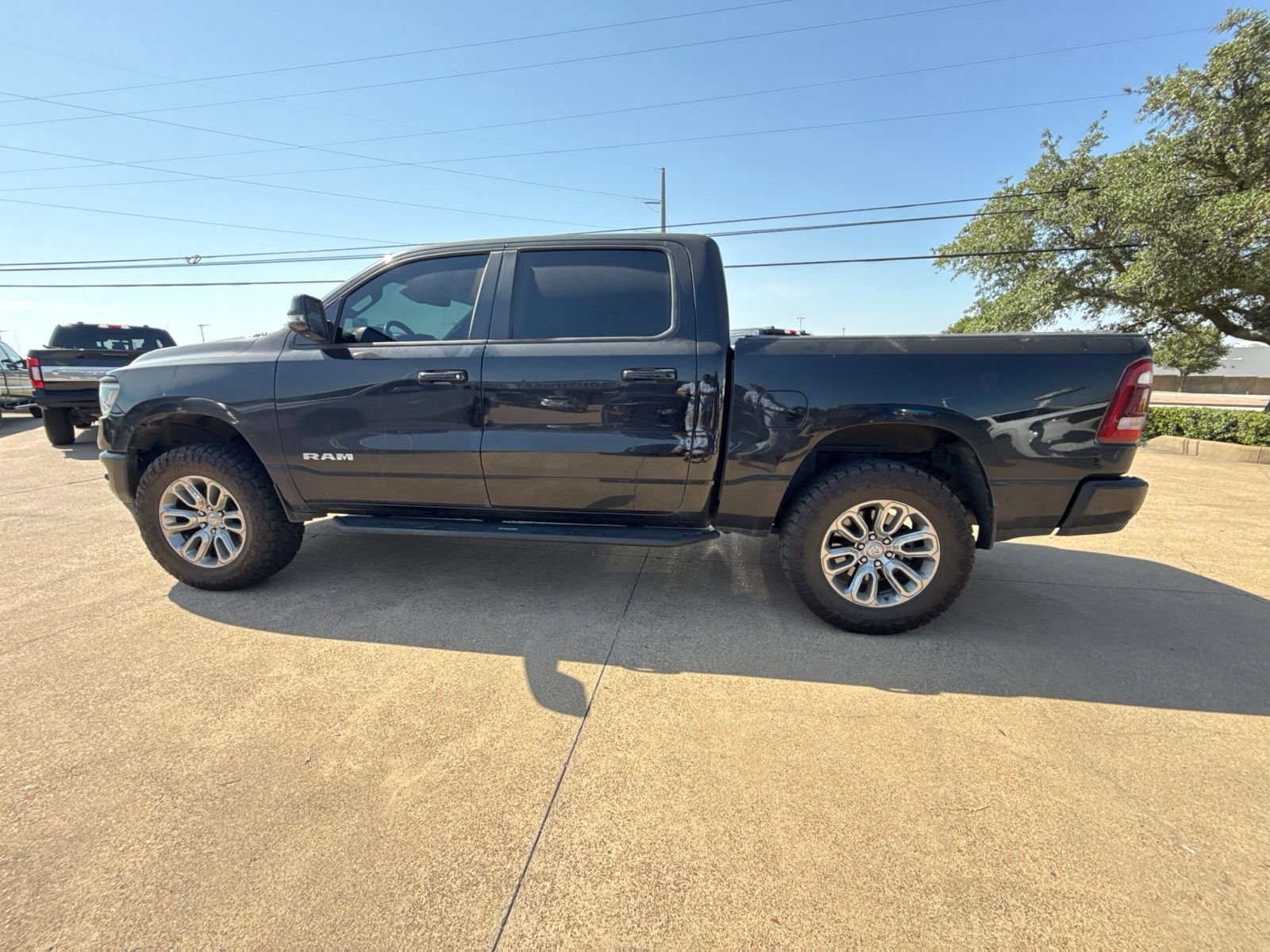 Used 2024 RAM 1500 Laramie AWD/4WD image 4