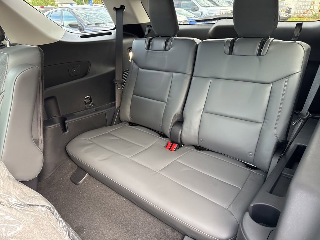 New 2026 Ford Explorer Active w/ Active Comfort Package image 8