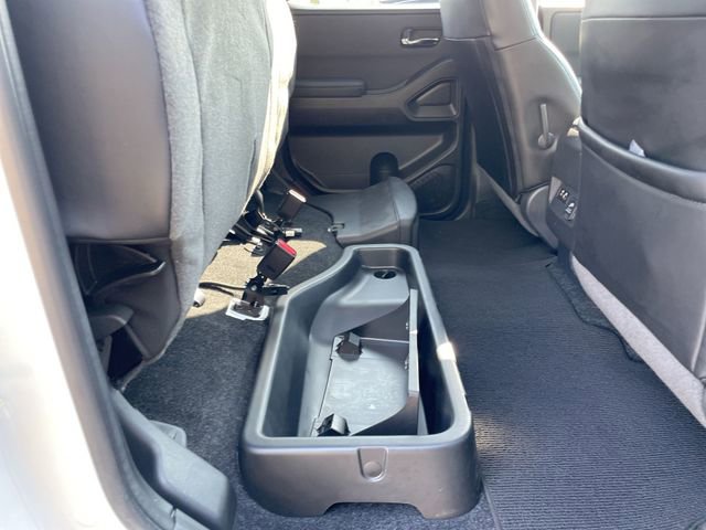 Used 2024 Nissan Frontier SL w/ Technology Package RWD image 17