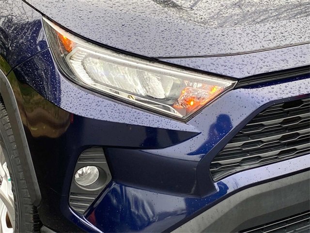 Used 2021 Toyota RAV4 XLE image 4