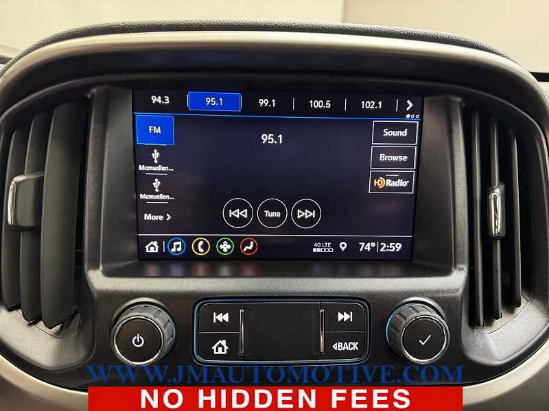 Used 2022 Chevrolet Colorado Z71 w/ Safety Package AWD/4WD image 22