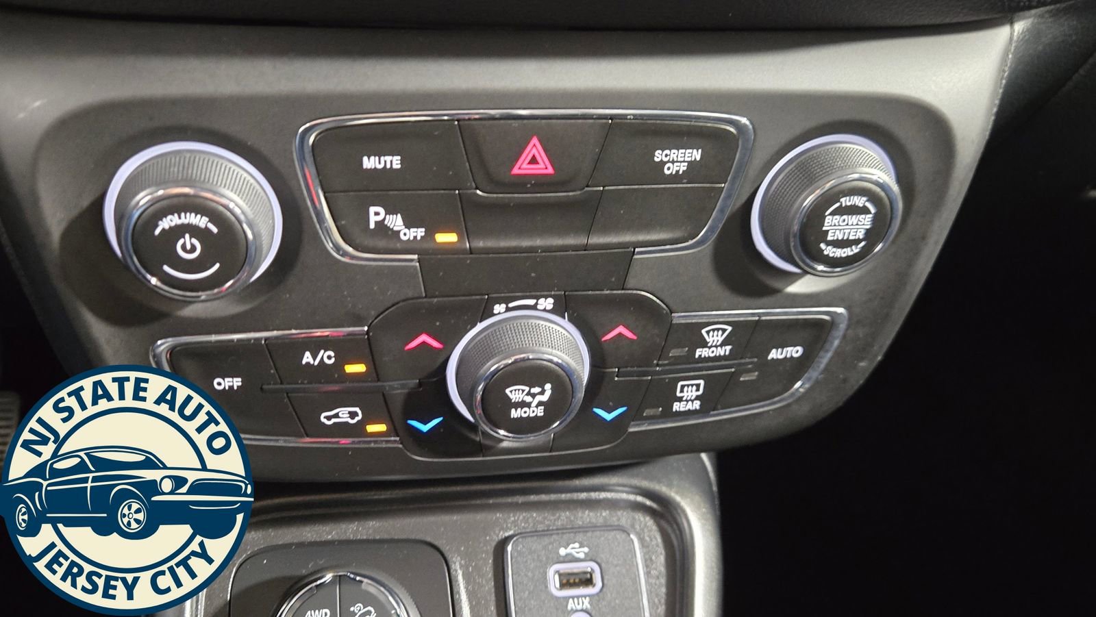 Used 2018 Jeep Compass Trailhawk w/ Leather Interior Group AWD/4WD image 16