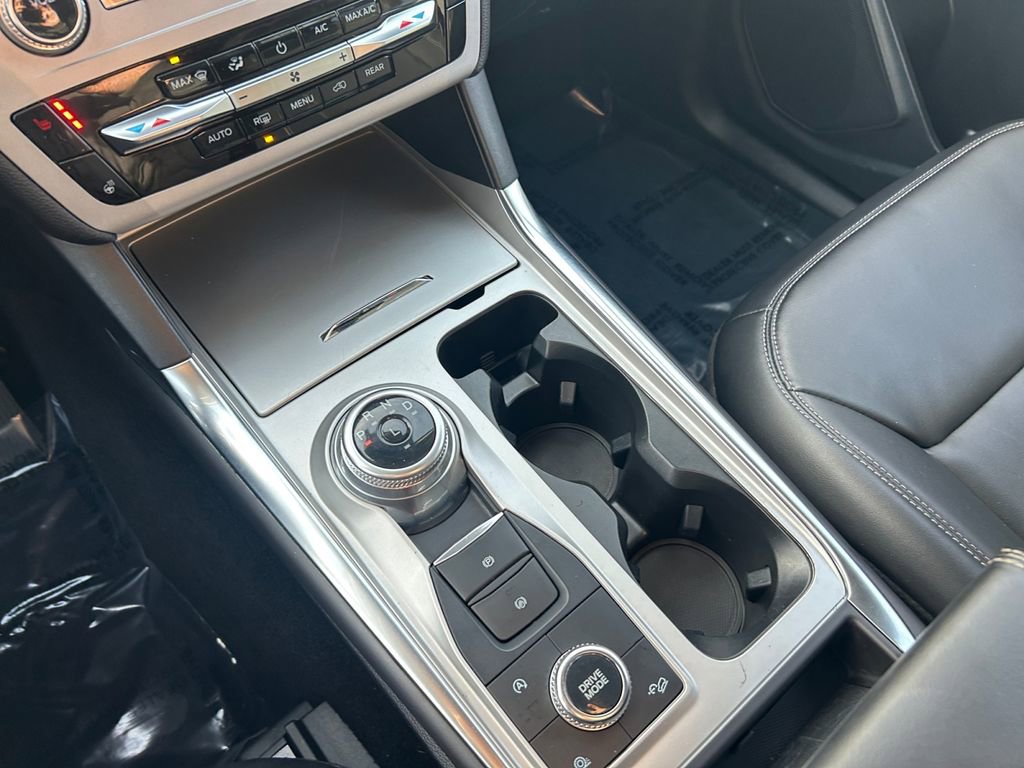 Used 2024 Ford Explorer XLT w/ Equipment Group 202A image 20