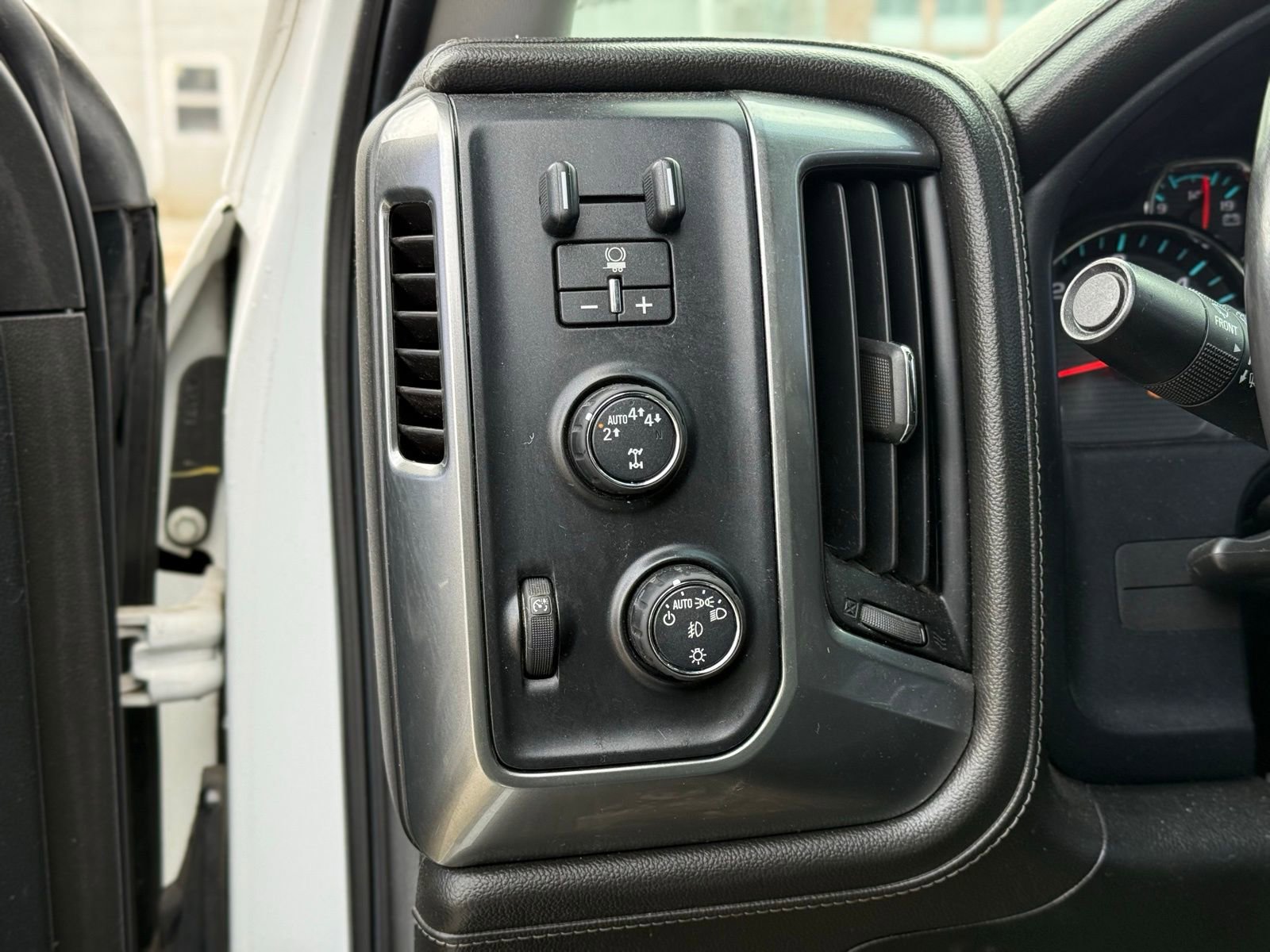 Used 2017 Chevrolet Silverado 1500 LTZ Z71 w/ LTZ Plus Package image 21