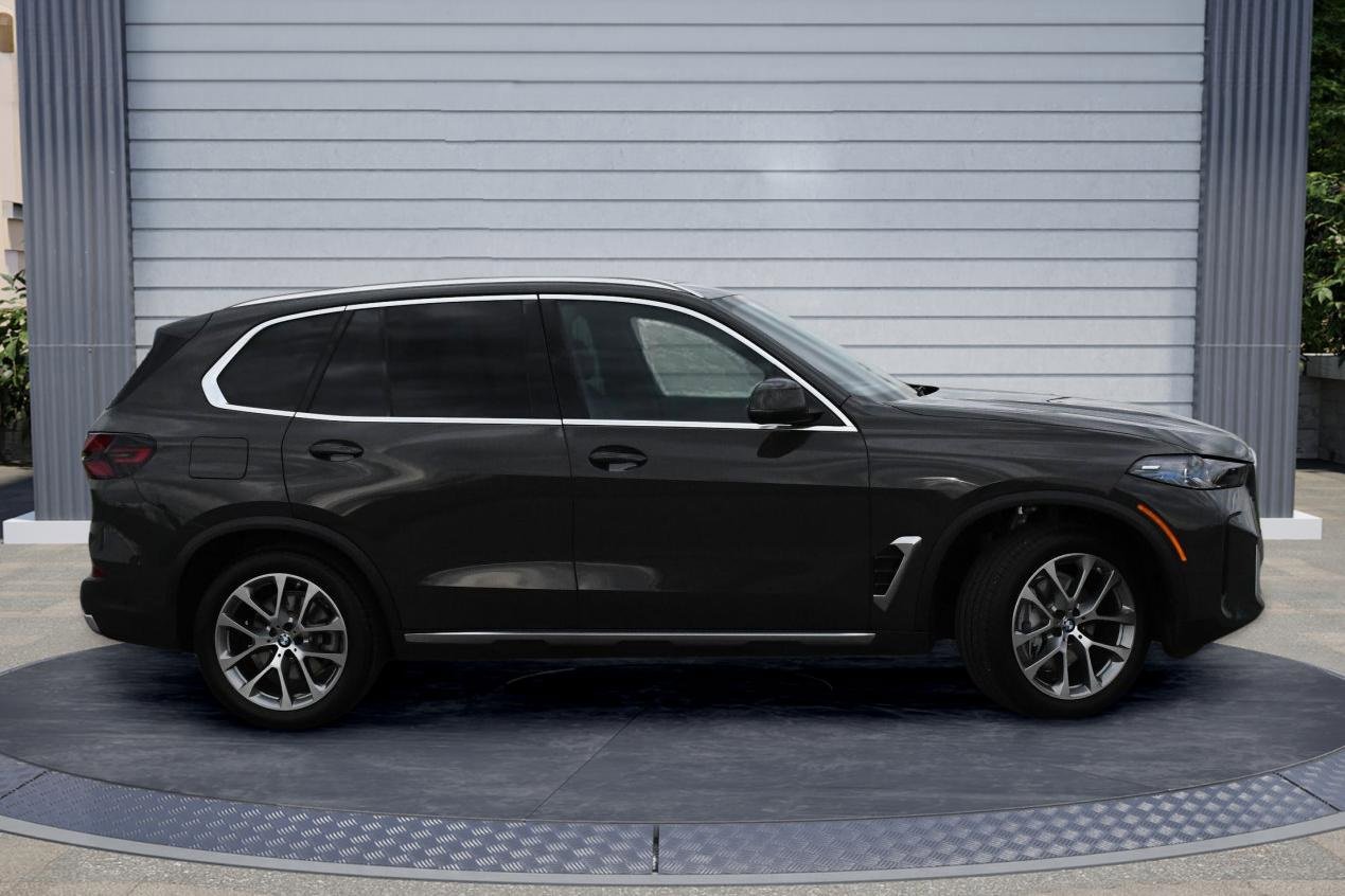 Used 2026 BMW X5 xDrive40i image 3