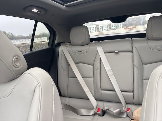 Used 2021 Cadillac XT4 Luxury image 3