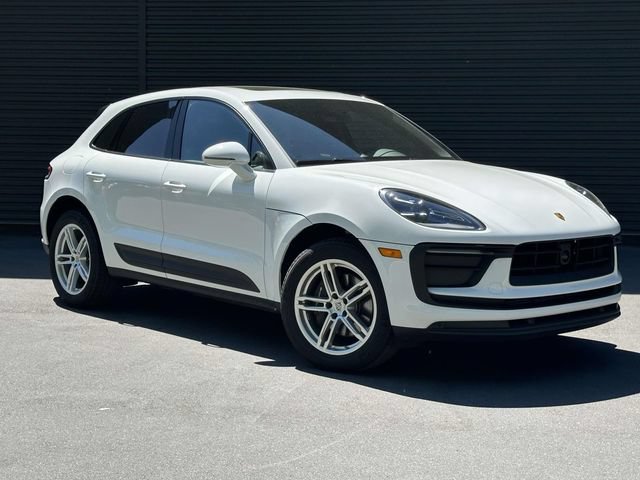 Used 2026 Porsche Macan AWD/4WD image 7