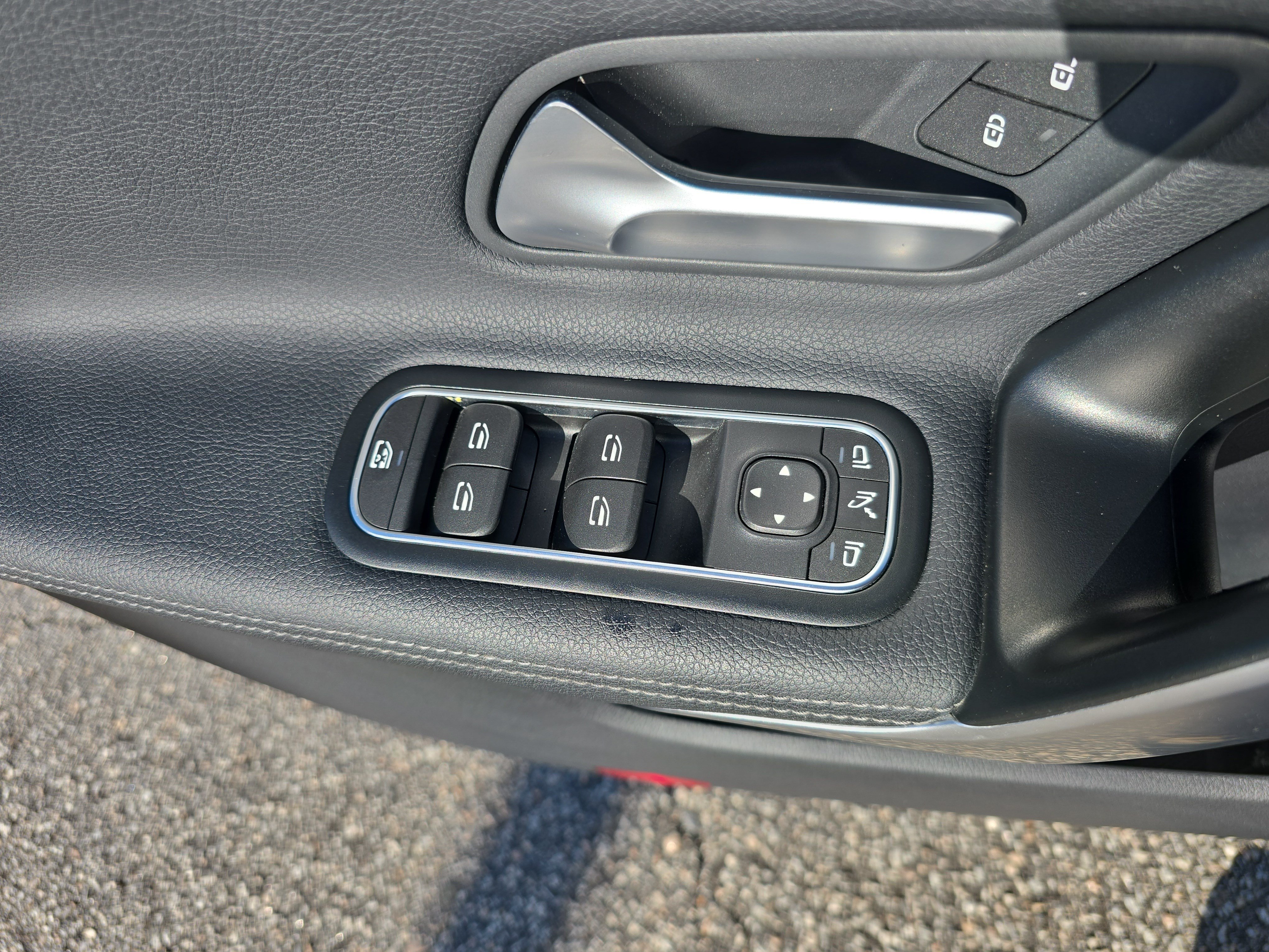 Used 2025 Mercedes-Benz CLA 250 image 24