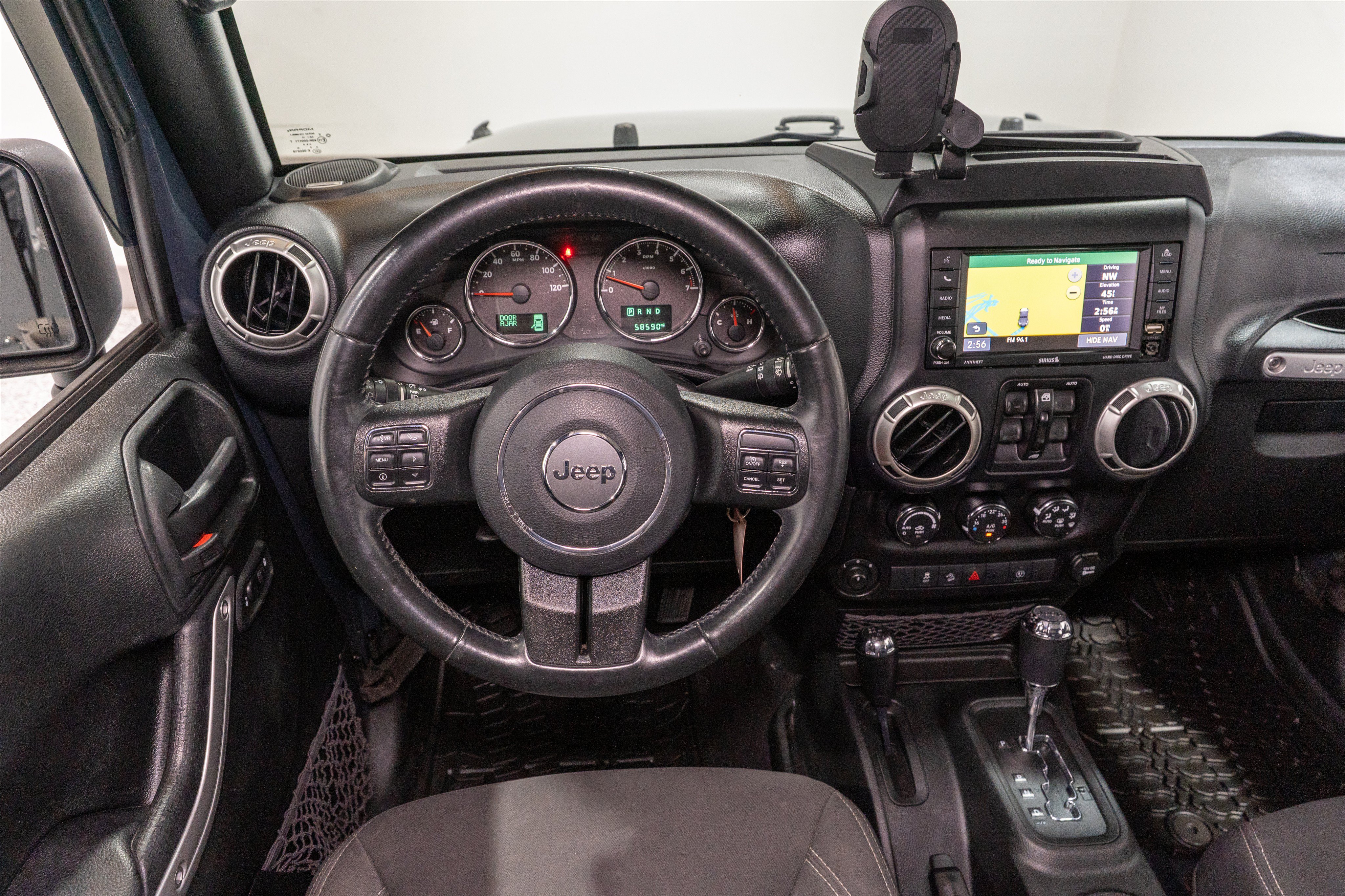 Used 2017 Jeep Wrangler Unlimited Sahara w/ Connectivity Group AWD/4WD image 11