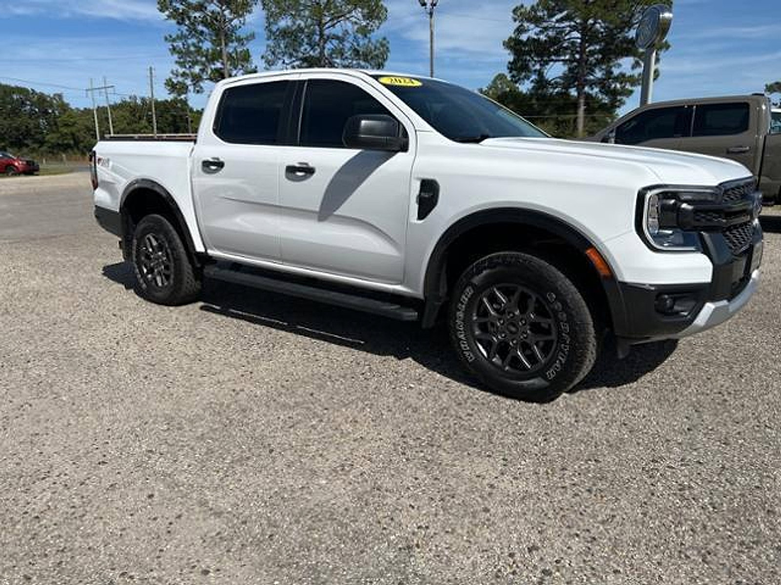 Used 2024 Ford Ranger XLT w/ FX4 Off-Road Package image 4