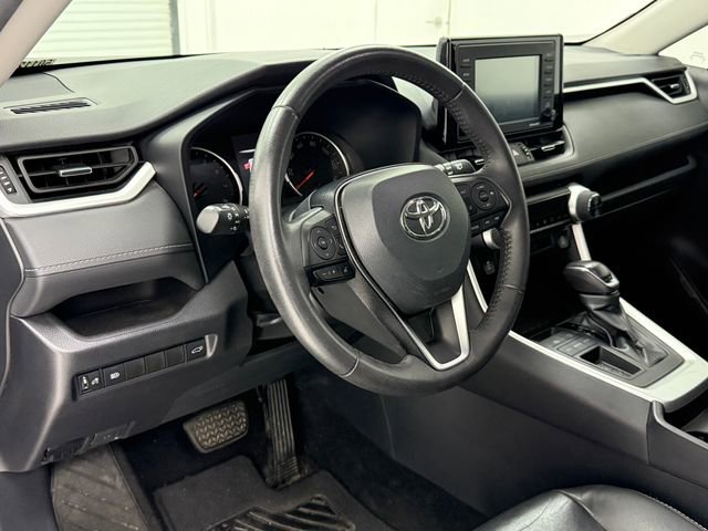 Used 2021 Toyota RAV4 XLE Premium image 7