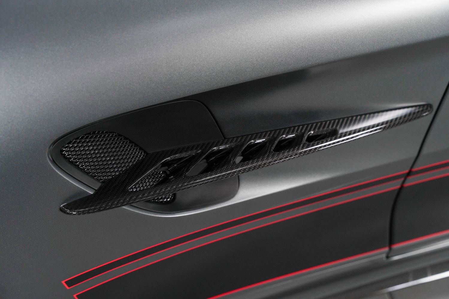 Used 2020 Mercedes-Benz AMG GT R image 21