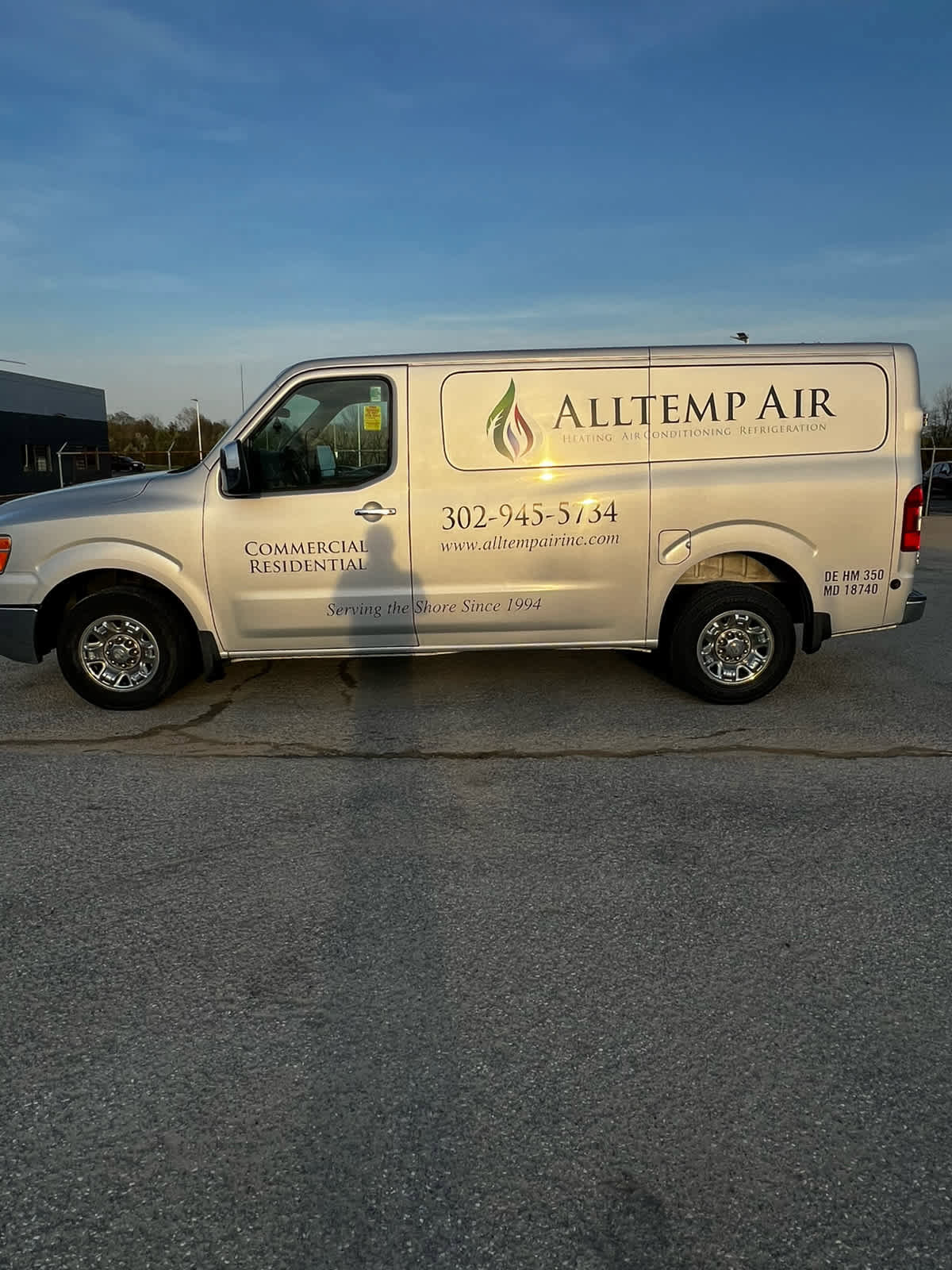 Used 2016 Nissan NV 2500 SL w/ Technology Package image 2