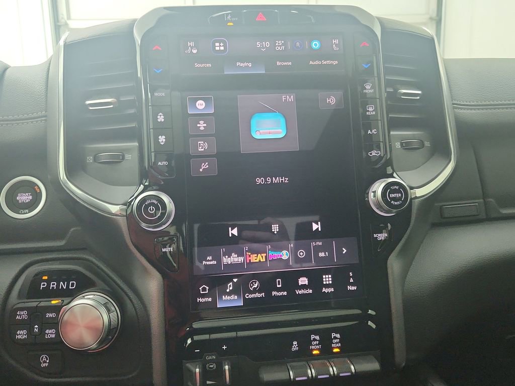 New 2026 RAM 1500 Laramie AWD/4WD image 24