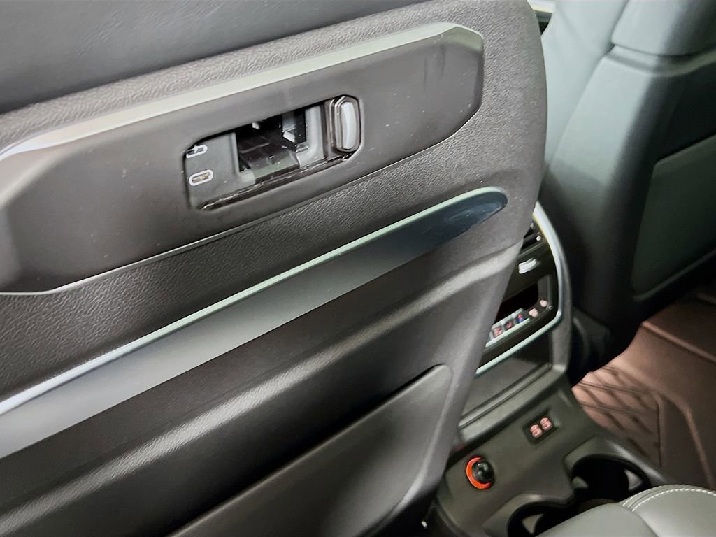 Used 2025 BMW X7 M60i image 28